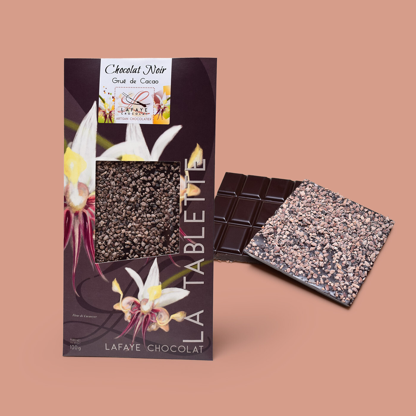 Tablette de Chocolat Noir 73% cacao minimum parsemée grué de cacao.