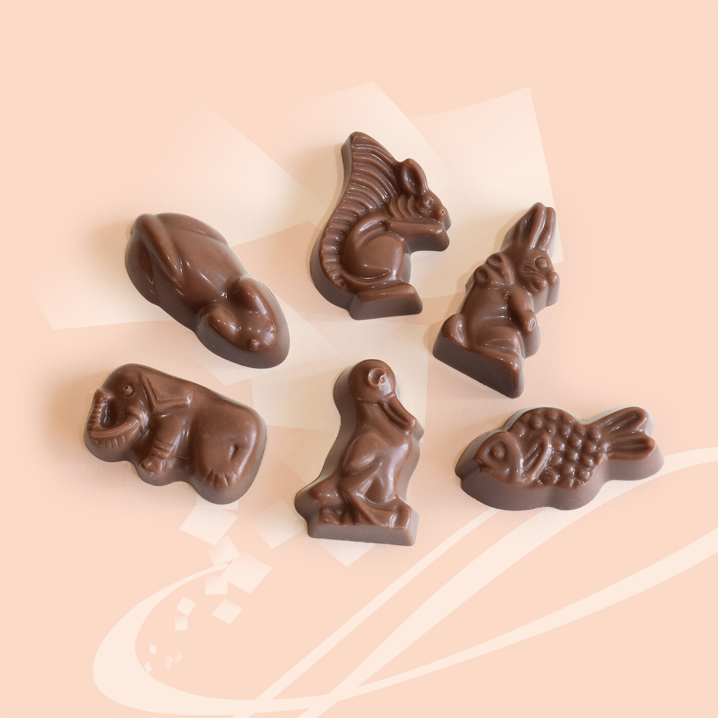 Figurines en chocolat au lait au cœur croustillant