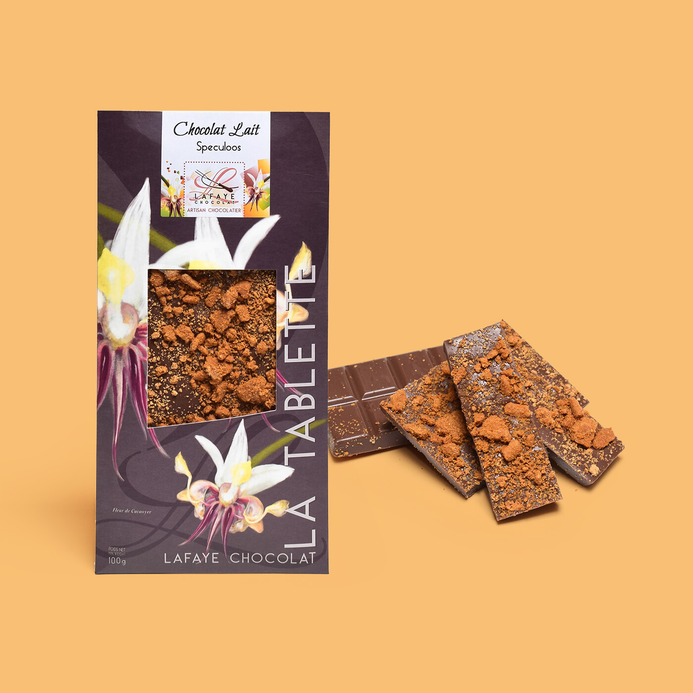 Tablette de chocolat au lait parsemée de brisures de spéculos