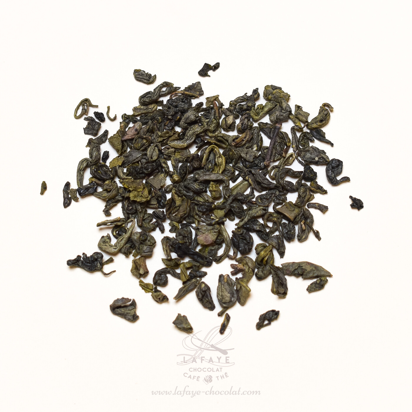 Gunpowder: thé vert vert de chine vendu par Lafaye chocolat.