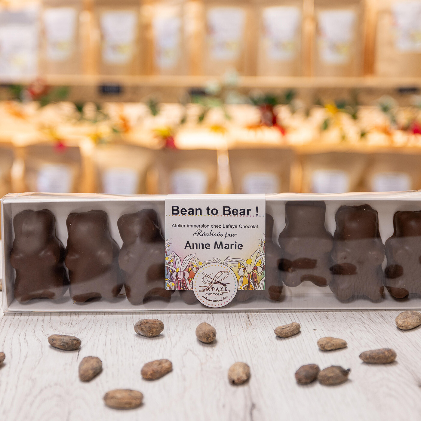 Atelier chocolat à la chocolaterie Lafaye à Périgueux : le coffret de nounours en chocolat fabriqué par une participante.
