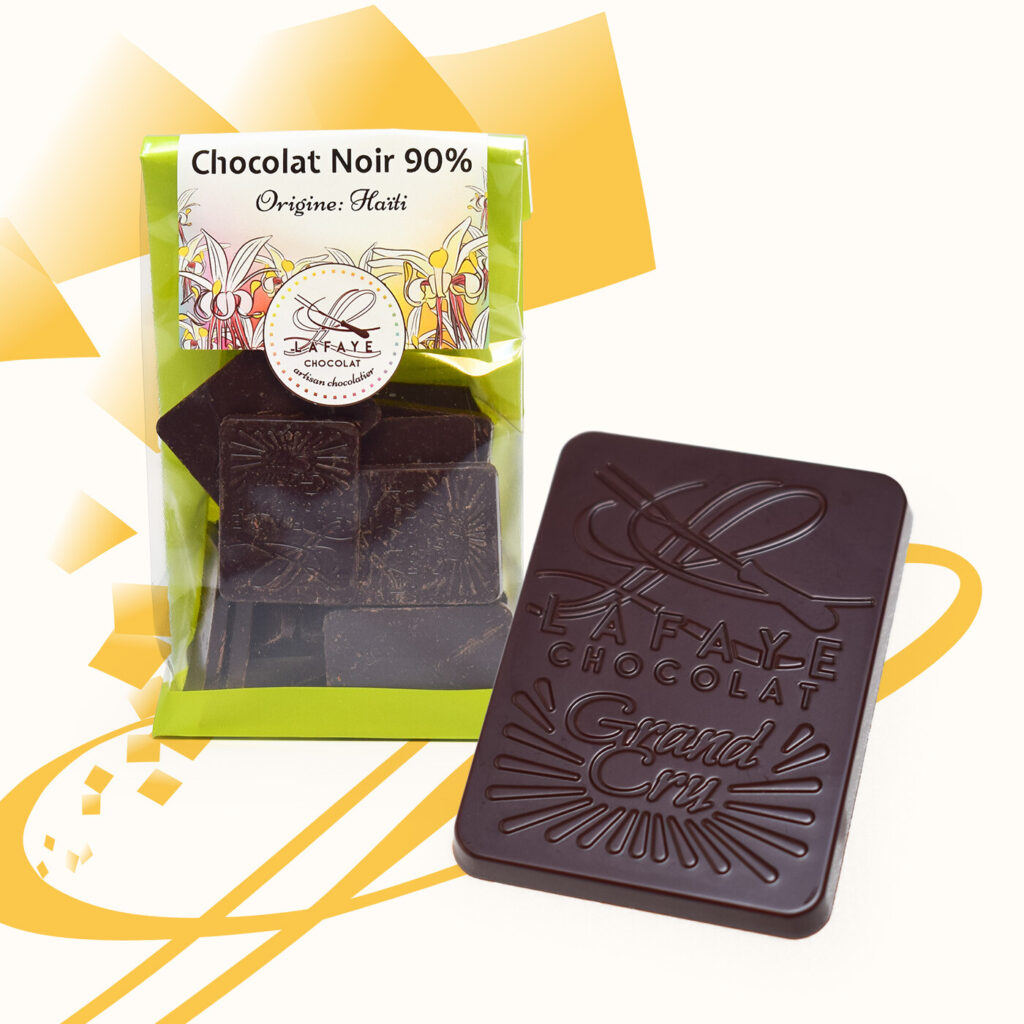 Chocolat noir Haïti 90 % en carrés de chocolat artisanaux. Des napolitains fins, pensés pour la dégustation et la pause-café par la maison Lafaye chocolat.